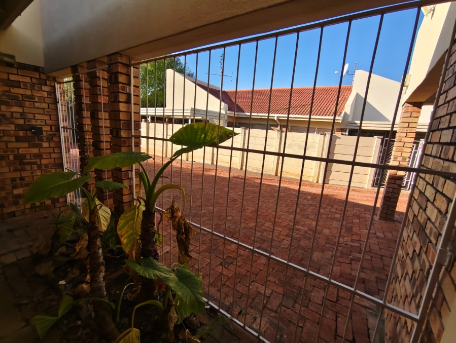 To Let 2 Bedroom Property for Rent in Pellissier Free State